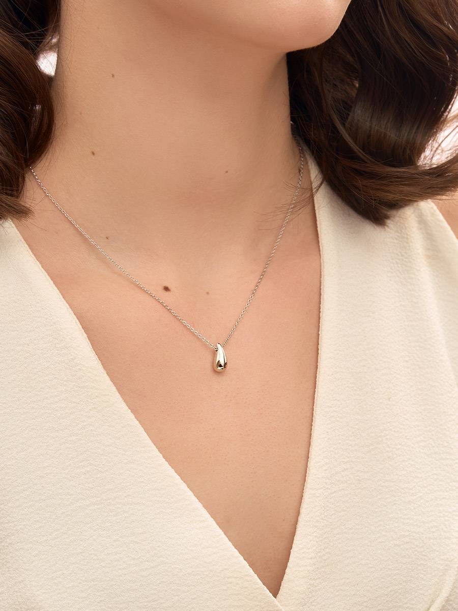 Fabulous Sterling Silver Teardrop Pendant Necklace The Liquid
