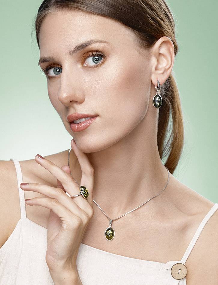 Серьги из зеленого янтаря
