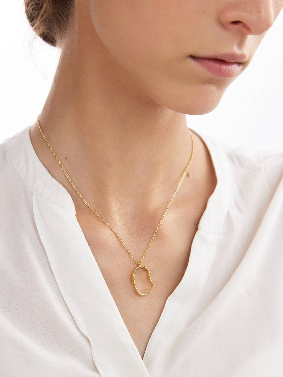 Hammered hot sale gold necklace