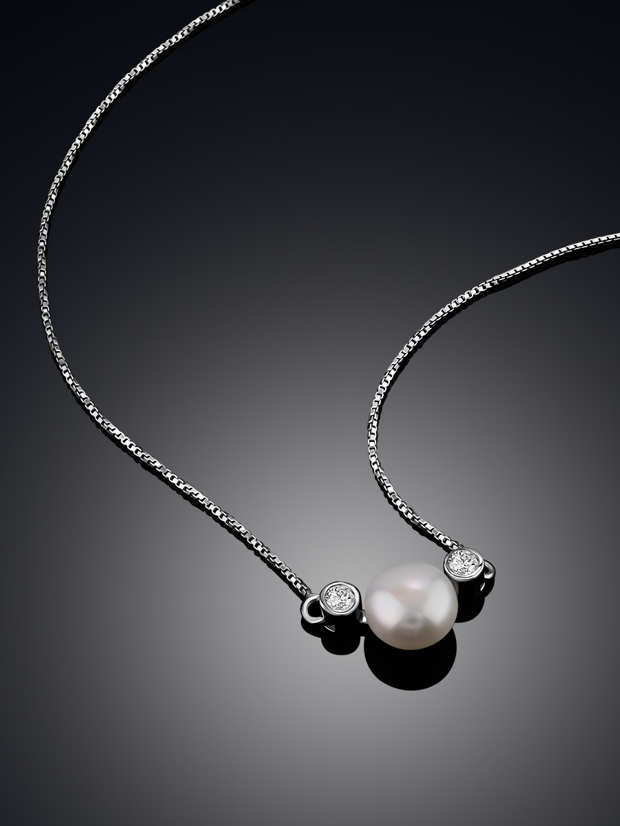 Ultra Feminine Pearl Necklace, image , picture 2