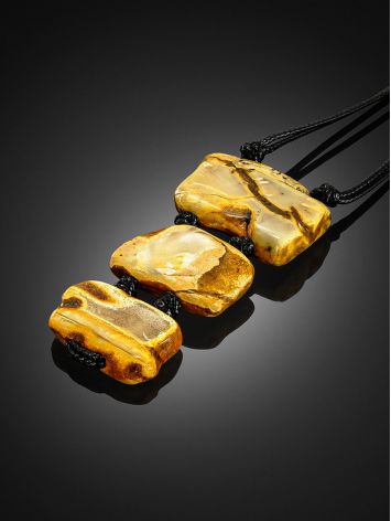 One-of-a-kind necklace featuring natural amber in a modern design, image , picture 2