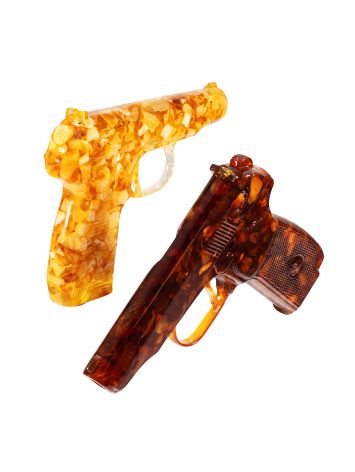 The Duel' collector's set: two Makarov pistol replicas crafted from natural amber, presented in an exquisite gift case, image 