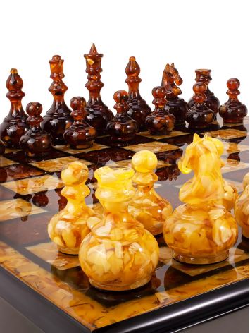 Exquisite 2-in-1 game set featuring a wooden and amber chessboard, matching chess pieces, and checkers, image , picture 4